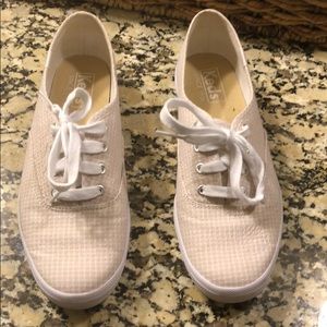 Keds lace up